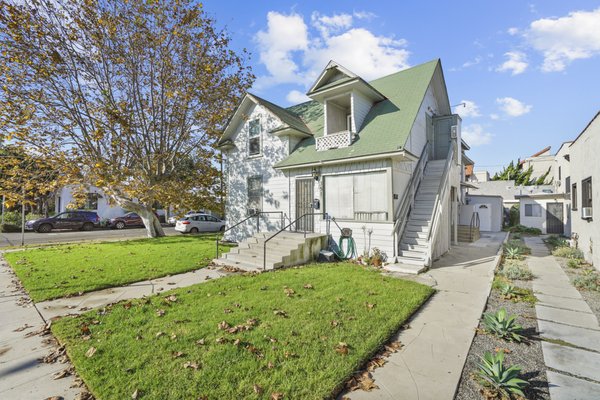 19th Century Built Long Beach Apartment - I have the privilege of representing the owner of this charming unit in an apartment complex built in 1895. I have done rentals before, but nothing as old as this. This was definitely a great experience for me. Those of you thinking about buying or selling, please contact me! 19th Century Built Long Beach Apartment - I have the privilege of representing the owner of this charming unit in an apartment complex built in 1895. I have done rentals before, but nothing as old as this. This was definitely a great experience for me. Those of you thinking about buying or selling, please contact me!