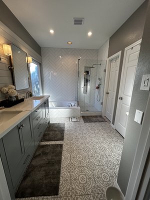 Full Home Remodel - Our recent house renovation was a comprehensive transformation that breathed new life into our living space. We began by revamping the heart of our home, the kitchen, with modern appliances, sleek countertops, and stylish cabinetry. The bathroom received a luxurious upgrade with elegant fixtures and a rejuvenating ambiance. New LVP floors throughout the house brought a sense of cohesion and freshness to every room. A fresh coat of paint invigorated the walls, adding brightness and character to our living spaces. We also decided to enhance the cozy atmosphere by renovating the fireplace, creating a focal point for gatherings and relaxation. Additionally, we introduced charming shiplap on one of the walls, adding texture and visual interest to the room. Finally, the addition of a barn door leading to the laundry area not only improved functionality but also added a touch of rustic charm. Overall, our renovation has truly transformed the home into a stylish and inviting sanctuary. Full Home Remodel - Our recent house renovation was a comprehensive transformation that breathed new life into our living space. We began by revamping the heart of our home, the kitchen, with modern appliances, sleek countertops, and stylish cabinetry. The bathroom received a luxurious upgrade with elegant fixtures and a rejuvenating ambiance. New LVP floors throughout the house brought a sense of cohesion and freshness to every room. A fresh coat of paint invigorated the walls, adding brightness and character to our living spaces. We also decided to enhance the cozy atmosphere by renovating the fireplace, creating a focal point for gatherings and relaxation. Additionally, we introduced charming shiplap on one of the walls, adding texture and visual interest to the room. Finally, the addition of a barn door leading to the laundry area not only improved functionality but also added a touch of rustic charm. Overall, our renovation has truly transformed the home into a stylish and inviting sanctuary.