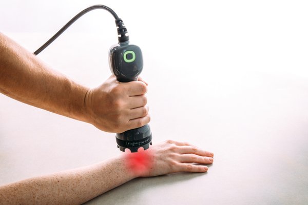 Red Light Laser Therapy - Deep Tissue Laser Therapy uses light energy to accelerate tissue repair, reduce pain and inflammation, and promote healing in muscles and joints. Red Light Laser Therapy - Deep Tissue Laser Therapy uses light energy to accelerate tissue repair, reduce pain and inflammation, and promote healing in muscles and joints.