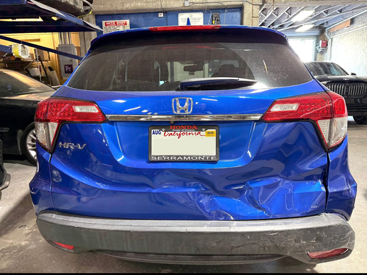 Rear Ended Damage - This electric blue Honda HRV got rear ended. Not only the tailgate got damaged also right quarter panel. We completed the car with perfect color matching and get back in good condition =) Rear Ended Damage - This electric blue Honda HRV got rear ended. Not only the tailgate got damaged also right quarter panel. We completed the car with perfect color matching and get back in good condition =)