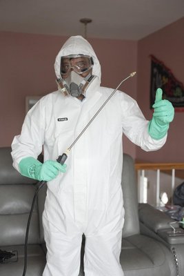 Commercial Pest Control - We provide commercial pest control in ILLINOIS area, from restaurants to hotels, office buildings, warehouses, and all other forms of commercial establishments. No matter what your commercial venture may be, we are prepared to inspect, exterminate, and provide preventative treatments that suit the needs of your particular business. Commercial Pest Control - We provide commercial pest control in ILLINOIS area, from restaurants to hotels, office buildings, warehouses, and all other forms of commercial establishments. No matter what your commercial venture may be, we are prepared to inspect, exterminate, and provide preventative treatments that suit the needs of your particular business.
