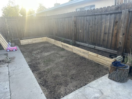 Raised garden bed - Installed a raised garden bed for client Raised garden bed - Installed a raised garden bed for client