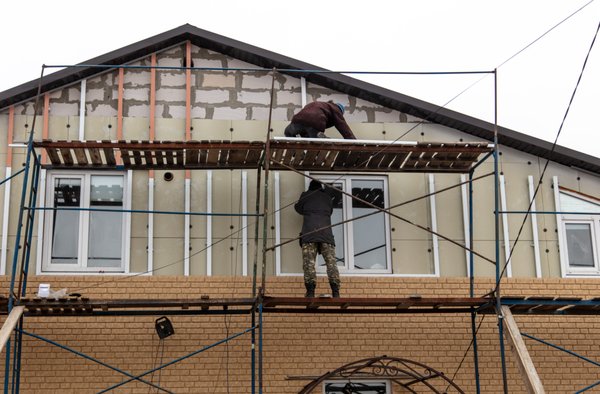 San Francisco Siding Installation - Siding installation enhances both the protection and appearance of your home. By installing high-quality siding, we shield your property from weather damage, improve energy efficiency, and give it a fresh, updated look that boosts curb appeal and long-term value.