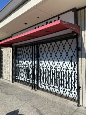 Folding security gates installation - Security gates replacement Folding security gates installation - Security gates replacement