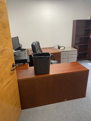 UGA Office Move and Storage - This project was a 2 day-4 man job. 4 offices at the UGA Dekalb Co. office being packed, disassembled, wrapped, transported and then storage before being moved to the new offices. UGA Office Move and Storage - This project was a 2 day-4 man job. 4 offices at the UGA Dekalb Co. office being packed, disassembled, wrapped, transported and then storage before being moved to the new offices.