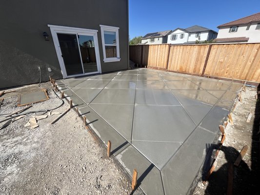 IntoTurf transforming a simple backyard into a stylish, functional outdoor living space. - 🛠️ Crafting Durability, Step by Step 🛠️
👀 Peek behind the scenes at IntoTurf as we transform a simple backyard into a stylish, functional outdoor living space. From the ground up, our latest project highlights the meticulous process and attention to detail our team brings to every job.
🔹 Phase 1: Preparing the base with precise leveling and compacting to ensure a solid foundation.
🔹 Phase 2: Expertly laying out the concrete pavers, each cut to perfection to create a seamless pattern that enhances both the aesthetics and usability of the space.
🔹 Phase 3: The final look - a stunning, geometric design that’s not only visually appealing but also built to last.
Whether you’re looking for a backyard renovation or a complete landscape overhaul, IntoTurf has the expertise to turn your dream space into reality.
🌐 Visit our website to see more transformations and to get in touch about your next project! IntoTurf transforming a simple backyard into a stylish, functional outdoor living space. - 🛠️ Crafting Durability, Step by Step 🛠️
👀 Peek behind the scenes at IntoTurf as we transform a simple backyard into a stylish, functional outdoor living space. From the ground up, our latest project highlights the meticulous process and attention to detail our team brings to every job.
🔹 Phase 1: Preparing the base with precise leveling and compacting to ensure a solid foundation.
🔹 Phase 2: Expertly laying out the concrete pavers, each cut to perfection to create a seamless pattern that enhances both the aesthetics and usability of the space.
🔹 Phase 3: The final look - a stunning, geometric design that’s not only visually appealing but also built to last.
Whether you’re looking for a backyard renovation or a complete landscape overhaul, IntoTurf has the expertise to turn your dream space into reality.
🌐 Visit our website to see more transformations and to get in touch about your next project!