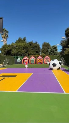 Chandler Fun Zone - Chandler Fun Zone is an exciting outdoor recreational space offering unique activities, including a basketball court and a soccer court. It provides a fun environment for people of all ages to enjoy sports. This one-of-a-kind facility caters to active experiences in the open air. Chandler Fun Zone - Chandler Fun Zone is an exciting outdoor recreational space offering unique activities, including a basketball court and a soccer court. It provides a fun environment for people of all ages to enjoy sports. This one-of-a-kind facility caters to active experiences in the open air.