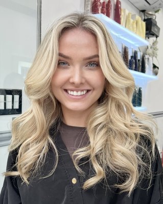 Effortless Blondes - "Blonde that looks like you woke u flawless-effortless,dimensional,and designed to grow out gracefully without constant touch ups." Effortless Blondes - "Blonde that looks like you woke u flawless-effortless,dimensional,and designed to grow out gracefully without constant touch ups."