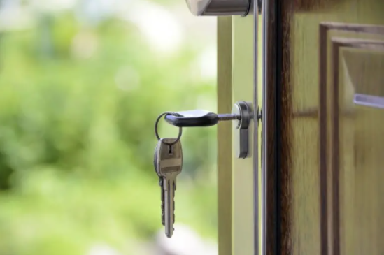 Residential Properties - Multiple keys for entry into your home is not ideal.  We make life simpler by rekeying or repairing your locks so you have easy access to your home. 

Sometimes keys are lost or forgotten, and we can help you get access to your home or vacation property, and consolidate your keys into one convenient access key.

Residential Services include:

-Unlock outdoor and indoor doors
-Master key creation
-Security Consultations
-Rekey locks
-Repair locks
-Install locks