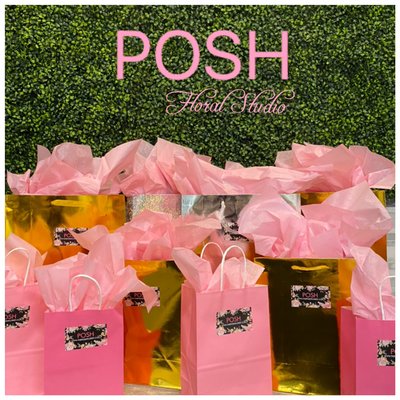 Hostess Gifts, home decor and gift baskets. - The Posh Florist can gift wrap or make you a beautiful gift basket with treasures form the showroom. Hostess Gifts, home decor and gift baskets. - The Posh Florist can gift wrap or make you a beautiful gift basket with treasures form the showroom.