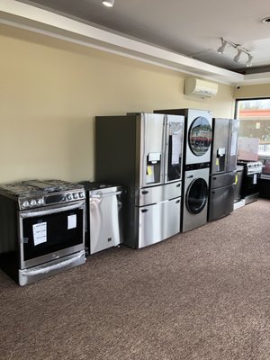 Scratch & Dent Appliances - Scratch & Dent Appliances.
UP TO 40-60% OFF!!!
All appliances come with a 1-year third-party warranty.