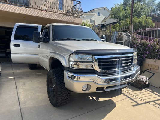 2006 GMC Sierra 2500HD Diesel - Customer came to me to have me spec all his parts for his 1st real build. We had to tear out the garbage from the local shop and start fresh. All Skyhigh OFC cables and Elite rcas were used. High quality reducers were used at all major power locations to keep everything clean and highly efficient.  We used the famous SSA Evil 6.5s midrange and Evil tweeters with some high value Down4sound JP8 and JP84 amplifiers. Most shops not even used these high value products to help there customers get a better sound for less money.