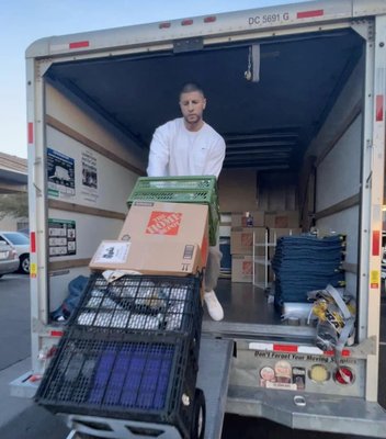 Moving Company in Las Vegas and surrounding areas - We completed this move in under 3 hours! Costing a total of $400 ! Book us now for the fastest service in Las Vegas