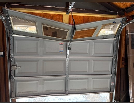Broken door replacement - A customer called and asked for a quote to repair his non insulated door, but unfortunately the door was too damaged and needed to be replaced.
And we replaced it the next day with a pinch proof fully insulated door