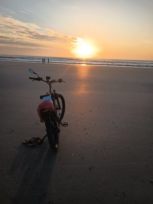 Multi-Day E-Bike Rentals - Unlock the true potential of your vacation. Why settle for just a day of fun when you can have an E-Bike your entire vacation.
Imagine the fun of waking up and exploring new areas, new attractions and stopping in a different coffee shop every morning. Then riding to the beach, brunch, lunch, shopping, you name it!
Taking a round about way home for a late afternoon nap before hitting downtown for happy hour and some dinner. After an awesome meal you cruise home on the beach while the sun sets over the dunes!
CLOSE YOUR EYES, SLEEP, REPEAT….. Multi-Day E-Bike Rentals - Unlock the true potential of your vacation. Why settle for just a day of fun when you can have an E-Bike your entire vacation.
Imagine the fun of waking up and exploring new areas, new attractions and stopping in a different coffee shop every morning. Then riding to the beach, brunch, lunch, shopping, you name it!
Taking a round about way home for a late afternoon nap before hitting downtown for happy hour and some dinner. After an awesome meal you cruise home on the beach while the sun sets over the dunes!
CLOSE YOUR EYES, SLEEP, REPEAT…..