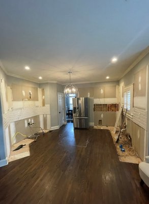Large Kitchen Remodel - This kitchen was completely gutted and remodeled to fit our clients needs. Custom design and layout included. Call for a quote today!
