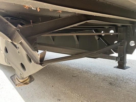 LANDING LEGS ON TRAILER - THIS SEMI TRAILER WAS INVOLVED IN AN ACCIDENT WHICH CAUSED DAMAGE TO THE LANDING LEGS AND WE REPLACED THE ENTIRE LANDING GEAR