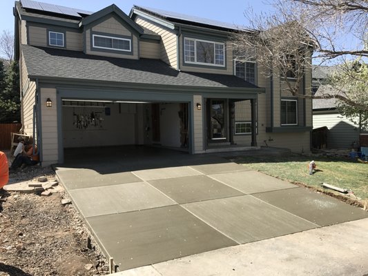 Broomfield Driveway - In this location we take care of removing, compact and replacing the client's driveway in the right way