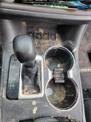 Midsize SUV Detail - I love seeing my clients reaction when they see their finished vehicle! "It looks brand new!" There was a whole lot of a gunk goin on in this one, but nothin I can't handle! 😎😎

Shoot me a message and lets get you feelin brand new too!