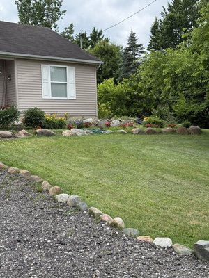 Basic Lawn Service - This customer needed a quick cut and trim for a party that afternoon. Thankful we could be there for them.