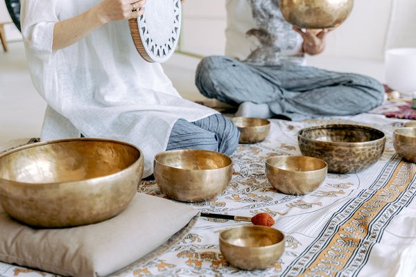 Sounds Healing - Singing bowls promote relaxation & stress relief through their sounds and frequency which can leads to better sleep, lower blood pressure, reduce depression, stimulate the immune system & produce beneficial changes to the brainwaves, pain relief, balancing & harmonizing the body, enhance other healing practices such as meditation, deep breathing, reiki and other form of energywork. Sounds Healing - Singing bowls promote relaxation & stress relief through their sounds and frequency which can leads to better sleep, lower blood pressure, reduce depression, stimulate the immune system & produce beneficial changes to the brainwaves, pain relief, balancing & harmonizing the body, enhance other healing practices such as meditation, deep breathing, reiki and other form of energywork.
