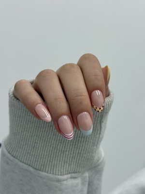 Todo tipo de servicio en uñas - Arreglo de uñas naturales y con extensiones disponibilidad todos los días, un servicio que no te puede faltar Todo tipo de servicio en uñas - Arreglo de uñas naturales y con extensiones disponibilidad todos los días, un servicio que no te puede faltar