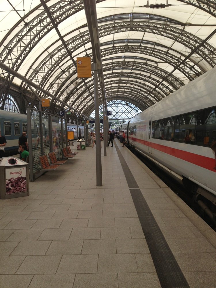 Dresden Hauptbahnhof 137 Photos 41 Reviews Train Stations Wiener Platz 4 Dresden Sachsen Germany Phone Number Yelp